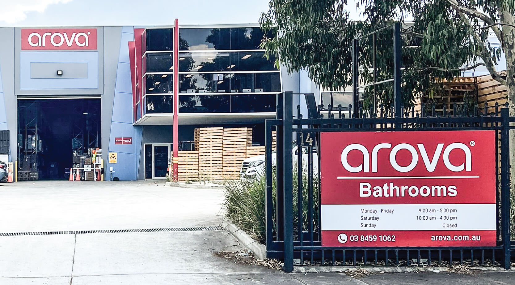 Arova Bathrooms Thomastown Bathroom Vanity Bathtub Tapware